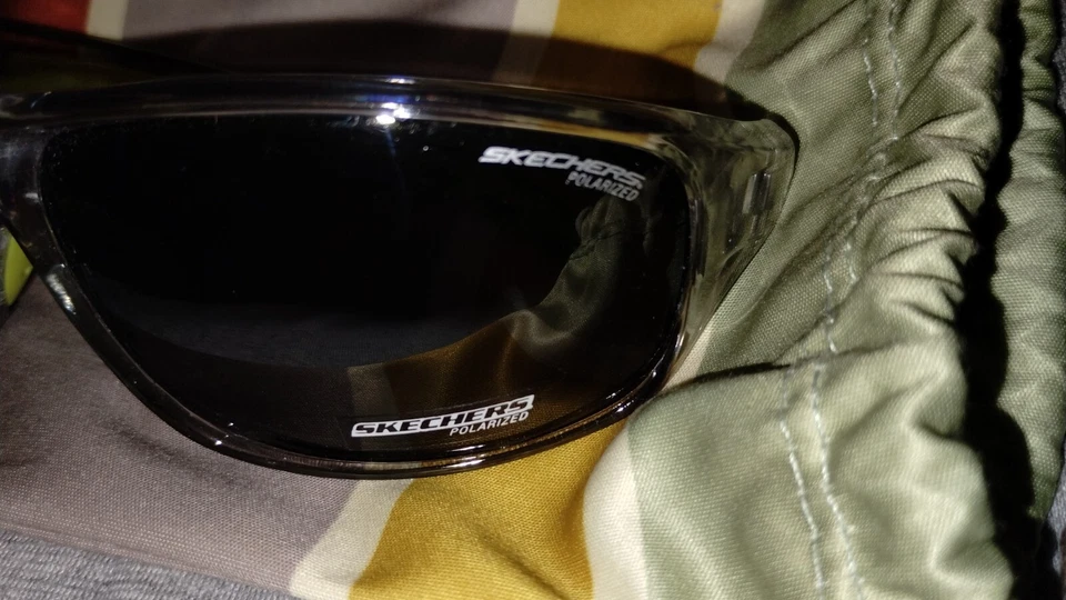 Sketchers Polarized Gray Wrap Unisex Sunglasses SE5134 - Image 3 of 4