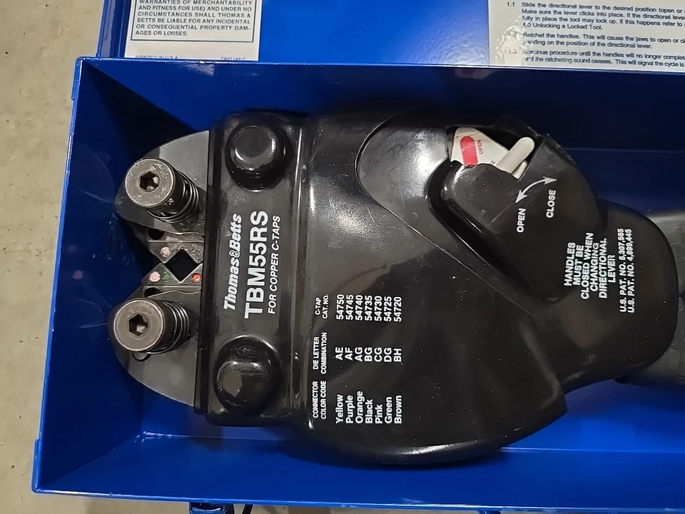 Crimpadora accionada por trinquete TBM55RS para herramienta de grifos en C de cobre Thomas Betts Foto 2 de 4