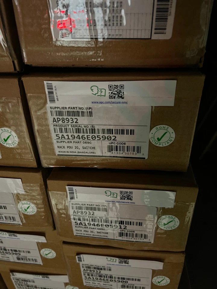 APC Rack PDU, 2G, switched, 0U, 30A, 100V to 120V, 24 NEMA 5-20R sockets AP8932 - Image 3 of 4