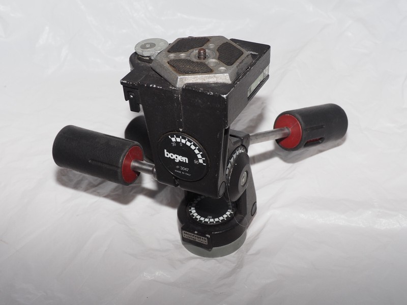 ***Manfrotto 3047 Tripod Head VG cond.***