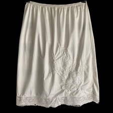 Vintage Half Slip Womens Large White Nylon Appliques and Lace Length 23"
