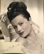 MARGARET LOCKWOOD FILM STAR LG PHOTO AND SEPARATE AUTOGRAPH &lsquo;THE LADY VANISHES&rsquo;