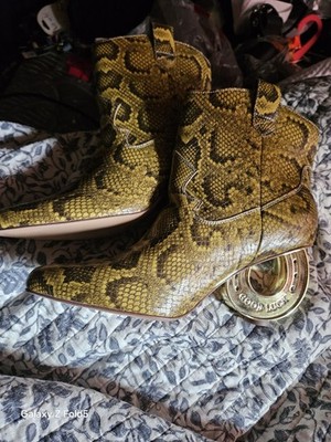 Katy Perry Snake Print Western Ankle Booties Pointed Toe Pull On 9 Yellow/Black