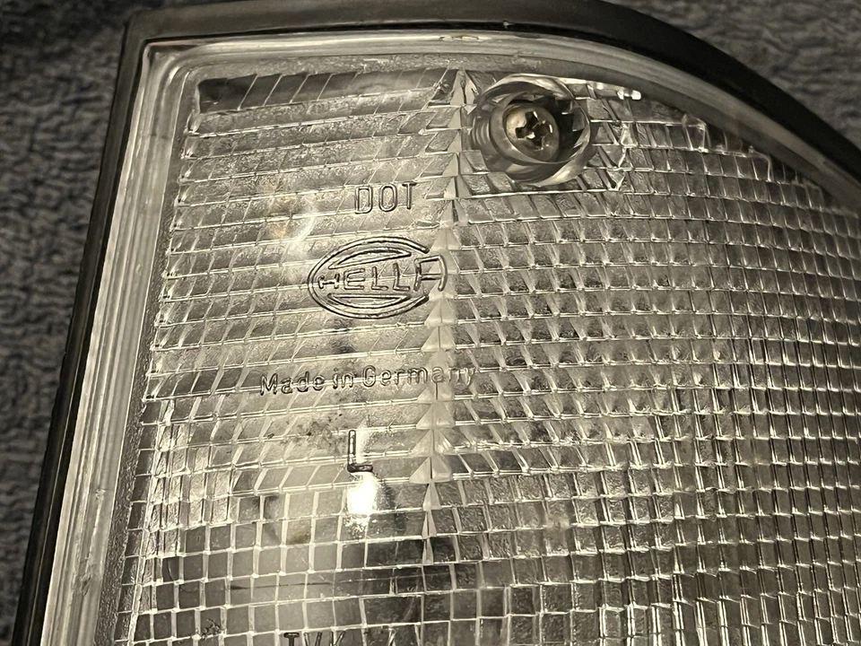 Volvo 240 244 242 GT 262 245 265 lampeggiante L Hella frecce NOS nuovo vecchio magazzino - Immagine 3 di 4