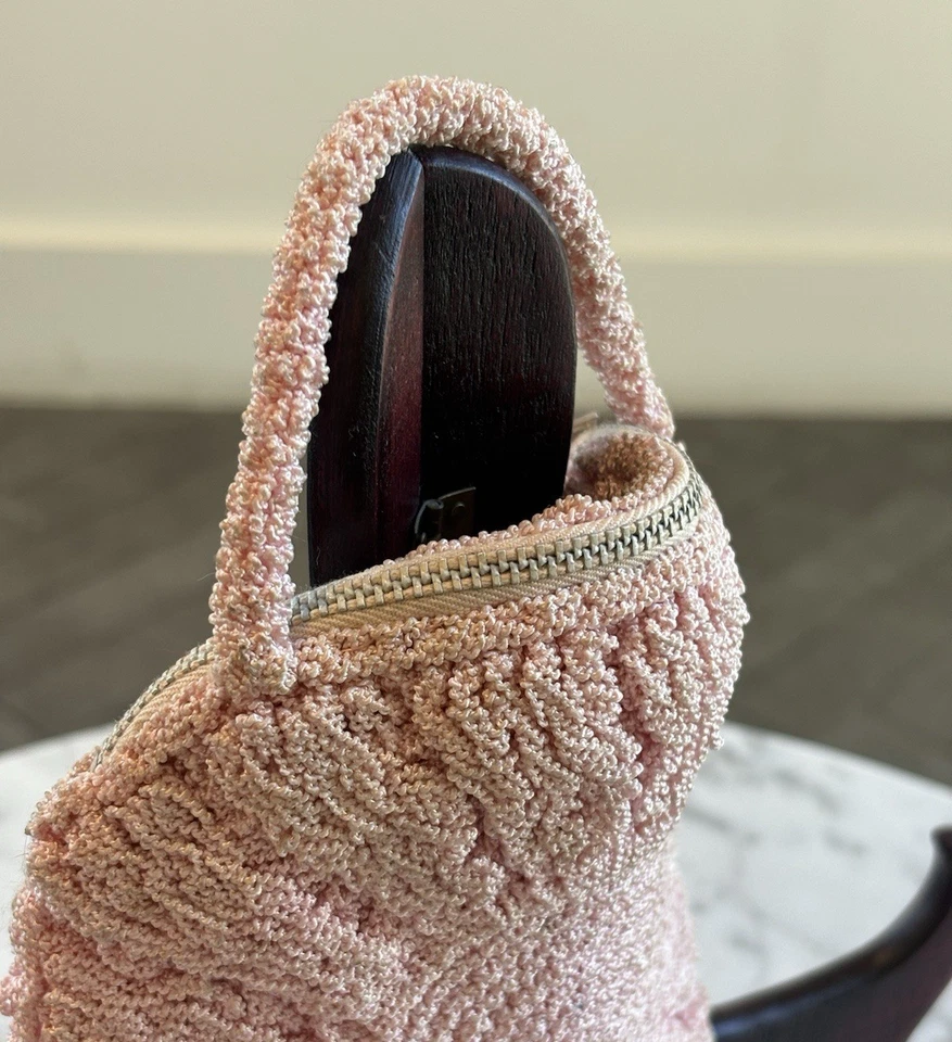 Vintage Brownie Humphrey Pink Crochet Zipper Purse, Fashion Gifts for Her - Image 4 of 4