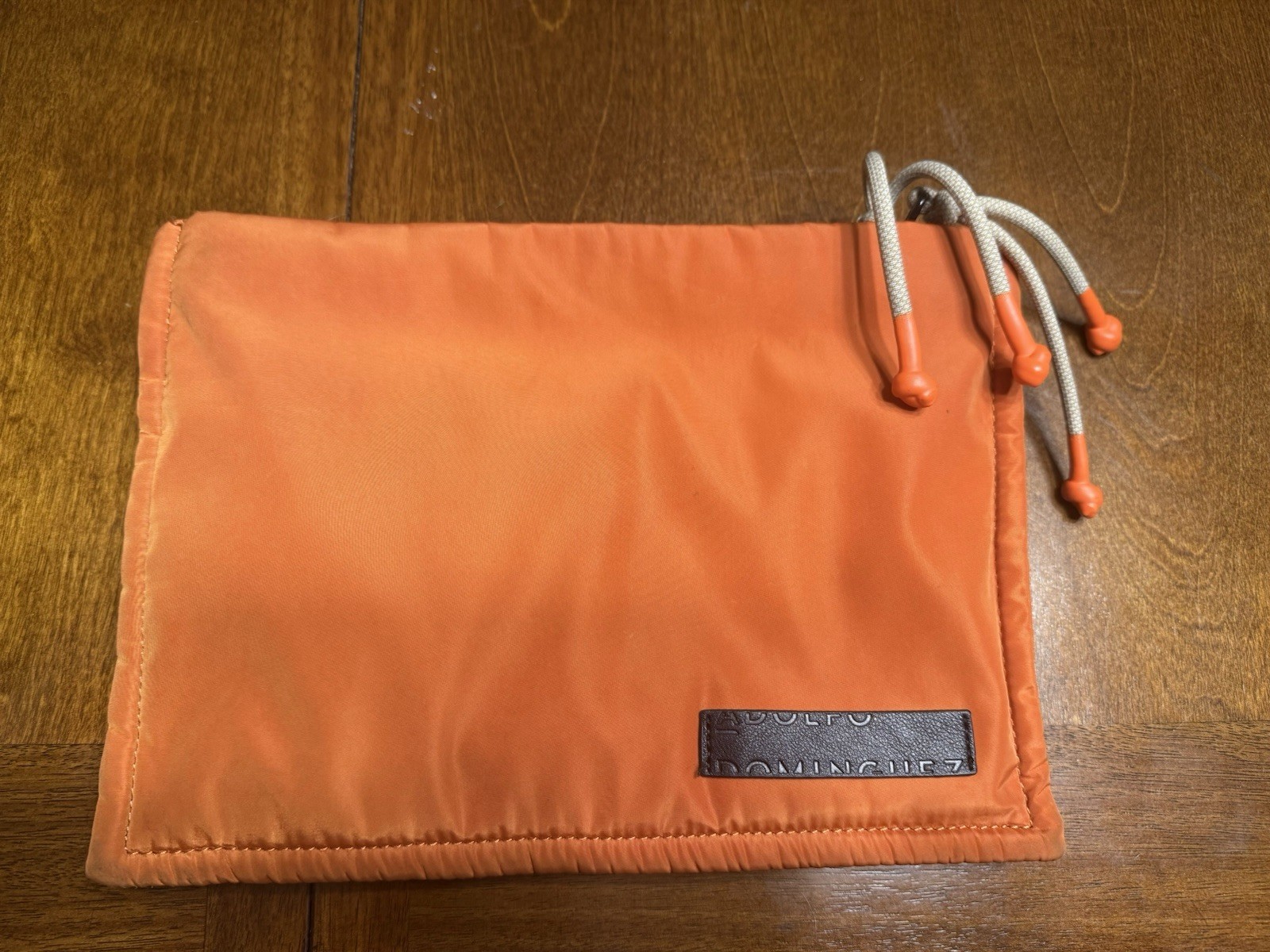 Adolfo Dominguez Naranja Bolsa Maquillaje Bolso Clutch Elegante Funcional Moda