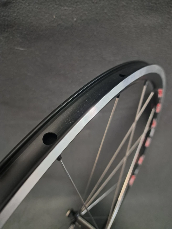 Vorderrad 28 ZOLL Novatec  - Remex Rennrad FIXI SINGLESPEED LIGHT 666 Gramm - Bild 4 von 4