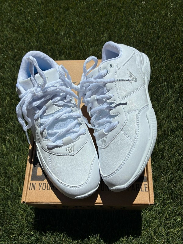 Varsity Cheerleading Shoes Women’s Size 5.5