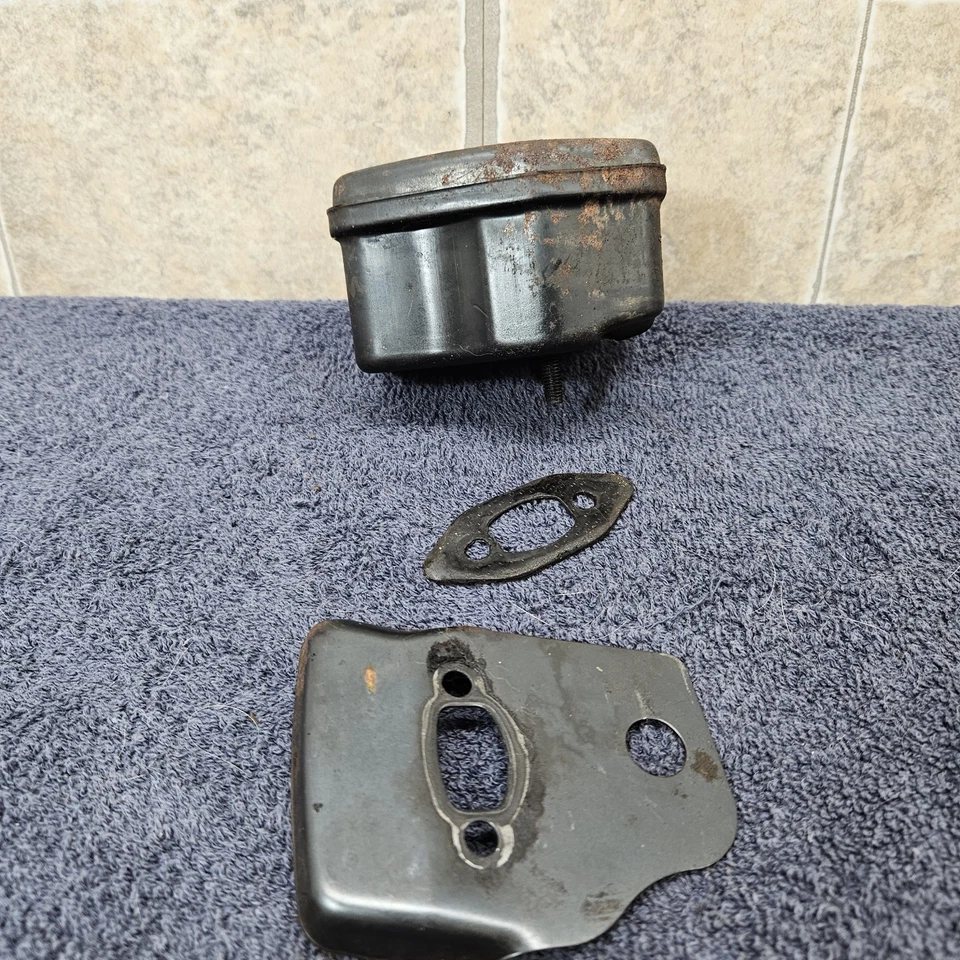 Silenciador de motosierra Craftsman con pernos y placa - 36cc 2,1 pulgadas cúbicas 14" 16" Sears Foto 4 de 4