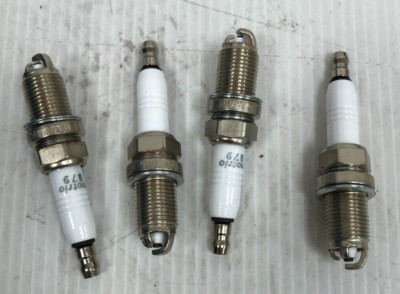 Genuine Motrio Renault / Dacia Spark Plugs (Pack of 4) 8671016879