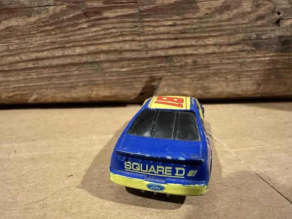 NASCAR #81 Kenny Wallace 1996 Racing Champions Edition T.I.C.  1:64 Foto 4 de 4