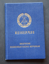 Reisepass Passport der DDR mit Dienstvisum div. Eintragungen 1974-1987
