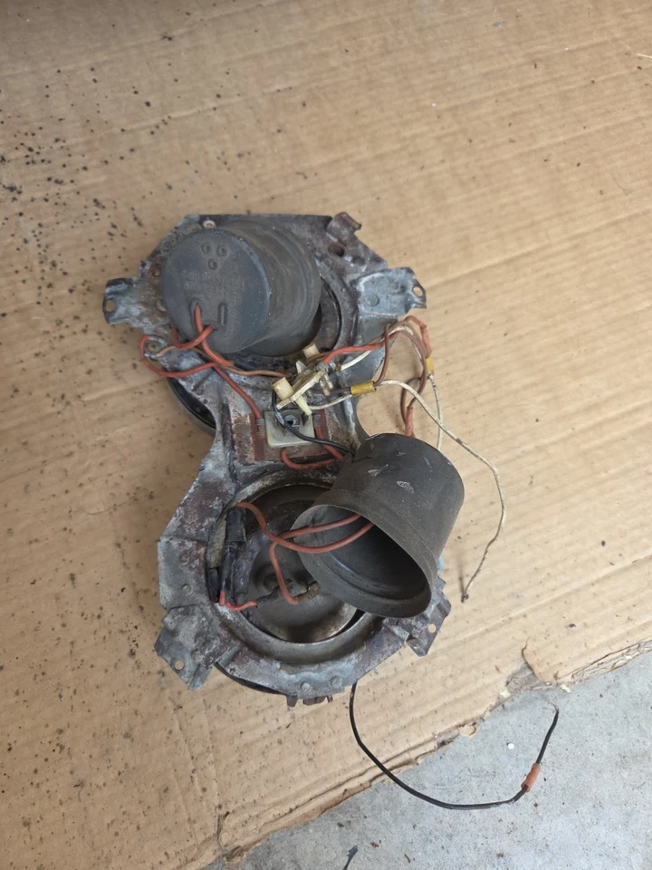 HEADLIGHTS And CHROME TRIM MERCEDES 220se  280se 3.5 coupe w111 W108 W109 W112 - Image 2 of 2