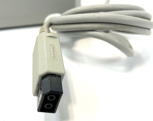 Nintendo RVL-002 AC Power Adapter for Nintendo Wii - Picture 3 of 4