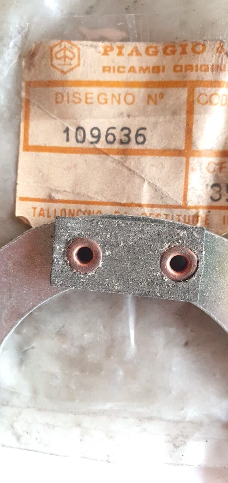 STAFFA SUPPORTO FERMO FORCELLA PIAGGIO APE MP NUOVA ORIGINALE 109636 - Immagine 4 di 4