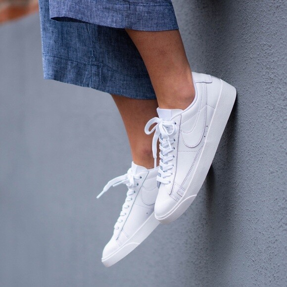 blazer low triple white