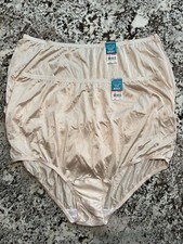 Vanity Fair Perfectly Yours Ravissant Tailored Brief 15712 Fawn 10/3XL Lot Of 2