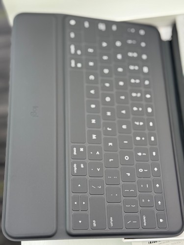 Rugged Folio Keyboard Folio for Apple iPad ( 7th & 8th Gen ) Gray - 第 8/8 張圖片