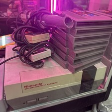 Nintendo NES Entertainment System Console w/ 2 Controllers, Gun And 7 games 