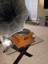 1911 !! Victor Victrola Talking Machine With Horn. Oak Finish Style VIC-I C