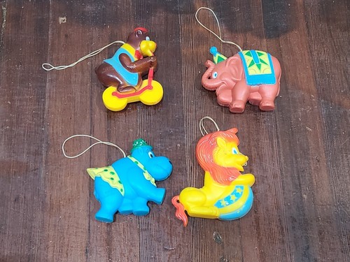 4 Vintage Circus animals 1972 K.P.I. Blow Mold Toy Ornaments Christmas/Nursery - Afbeelding 1 van 10