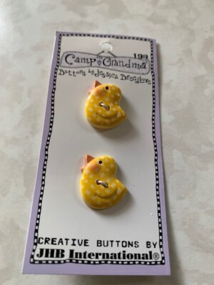 JHB INTERNATIONAL 3D BUTTON CHICK YELLOW BABY CHICK BUTTONS 2PCS