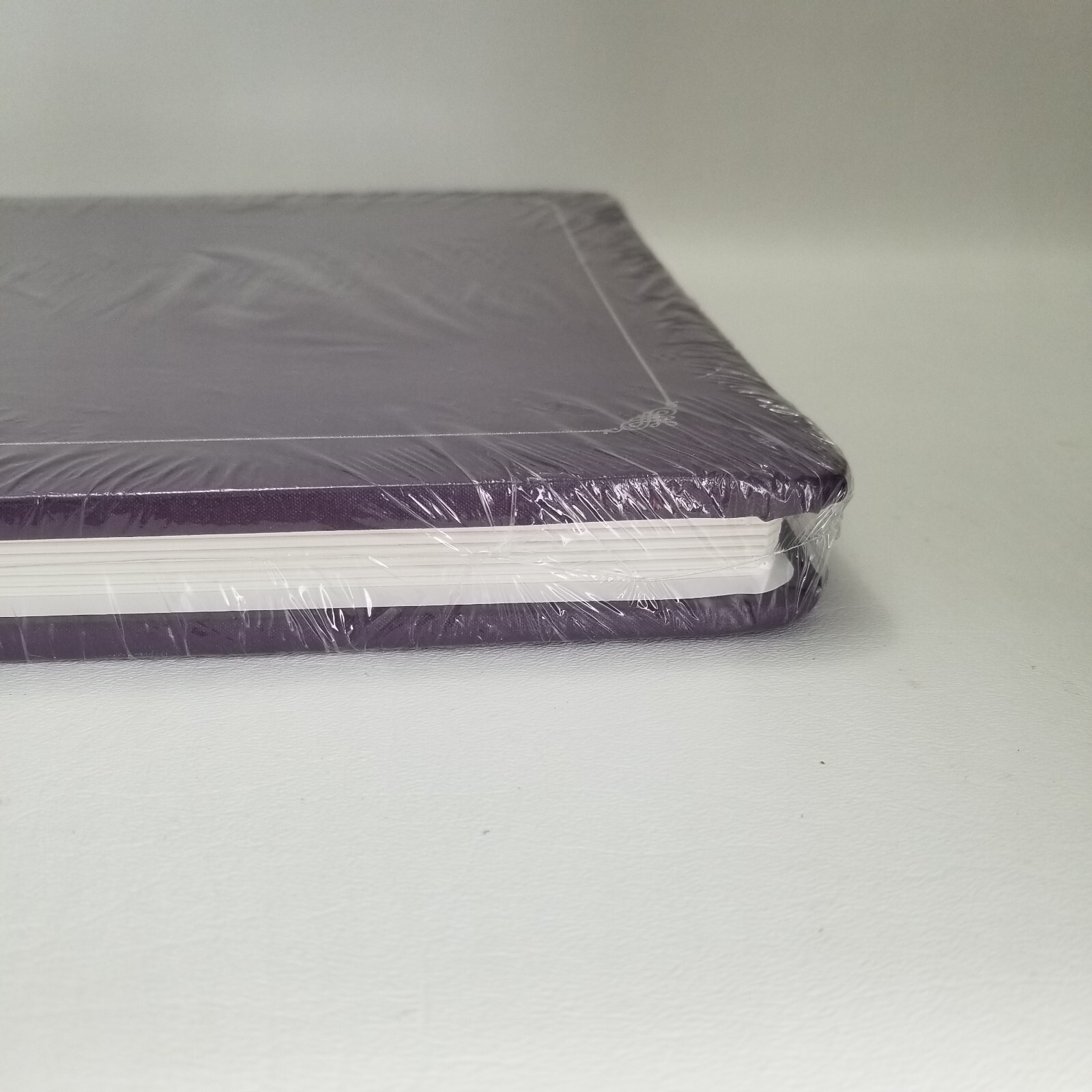 Creative Memories 12 x 12 Strap Hinge Scrapbook Album 30 Pages Old