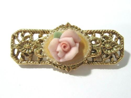 SWEET SMALL PIN WITH PINK PORCELAIN ROSE VINTAGE BAR STYLE