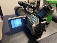 Sony DCR-VX2000 3CCD MiniDV Camcorder w/ Charger, Battery, Tape, Cables  Bag