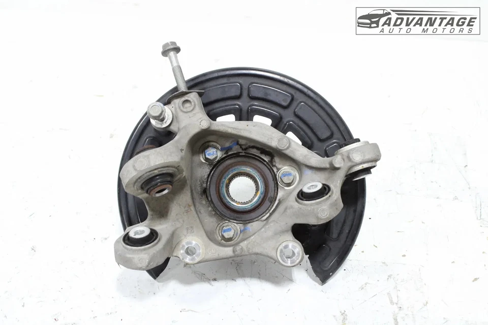 Chevrolet Camaro 2016-2024 tracción trasera lado izquierdo husillo nudillo y cubo de rueda OEM Foto 2 de 4