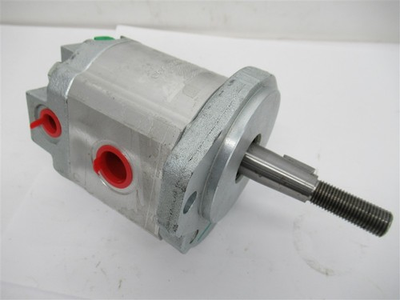 #ad #ad John Deere AT384039 Reversing Fan Drive Hydraulic Motor 444 to 544 Loaders $1000.00