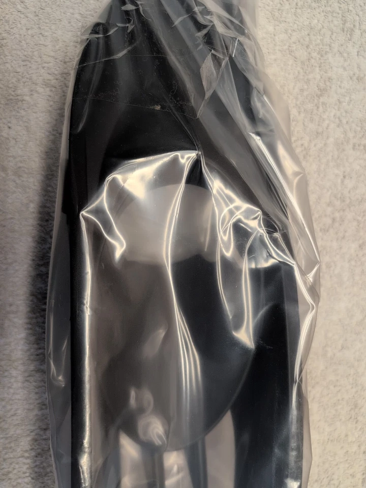 New Oem GM 22756152 Fog Light Bezel Front Right Side Chevrolet Impala 2006-2011 Foto 3 de 4