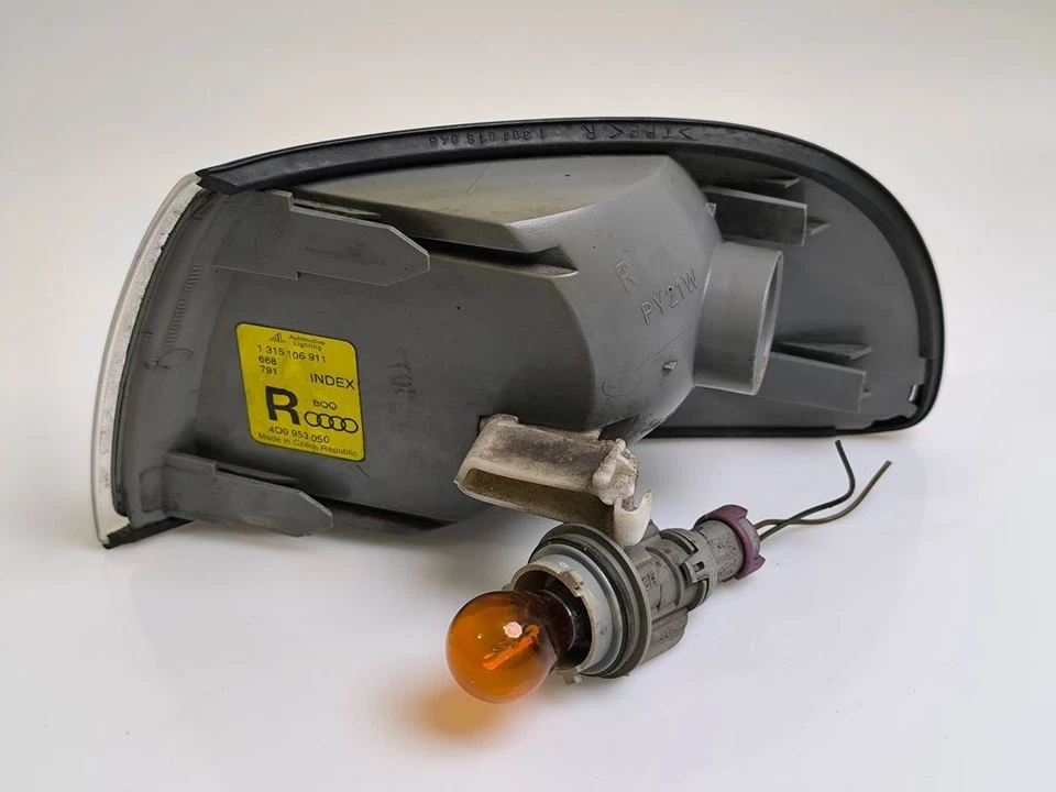 AUDI A8 S8 D2 4D 1998 Luce indicatore di direzione anteriore destra 4D0953050 SVM2769 - Immagine 4 di 4