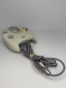 Sega Dreamcast Console HKT-3020 2 Controllers, VMU, Cords and Game (Wacky Races)