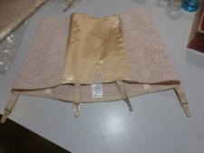 Gaine Vintage neuve  Corset  An 1960  corset avec porte jarretelle ROZ DOR T 115