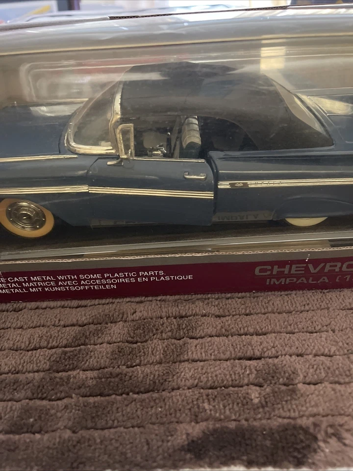 Chevy Impala Road Legends 1959 azul escala 1:18 diecast Foto 3 de 4
