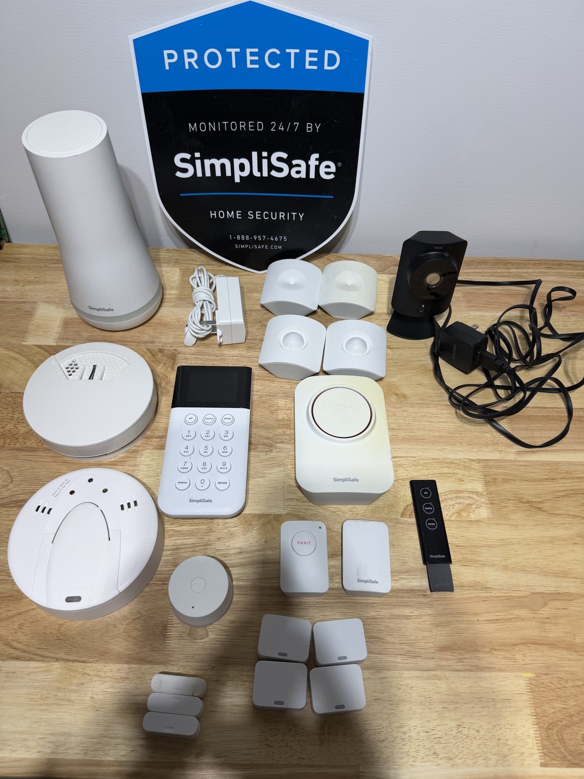 SimpliSafe Gen 3 Complete Home Security System Bundle + SimpliCam Camera 24pc