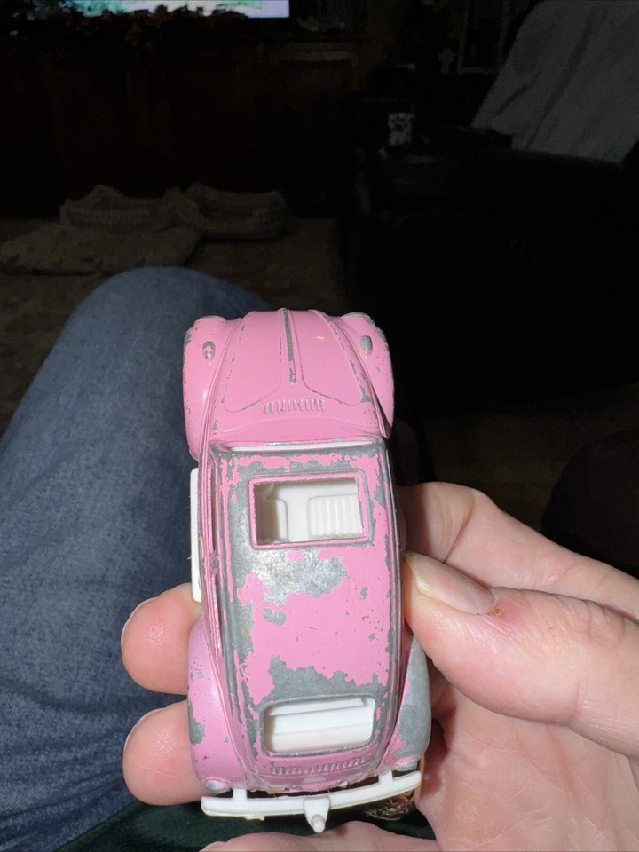 大众甲壳虫“Stingin Bug”压铸汽车粉红色 Tootsie 玩具 Chigago 出品 — 第 4/4 张图片