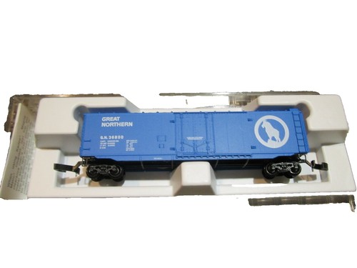 a Z Scale Micro-Trains MTL 527 00 032 60ft Bulkhead Flat Car CP Rail