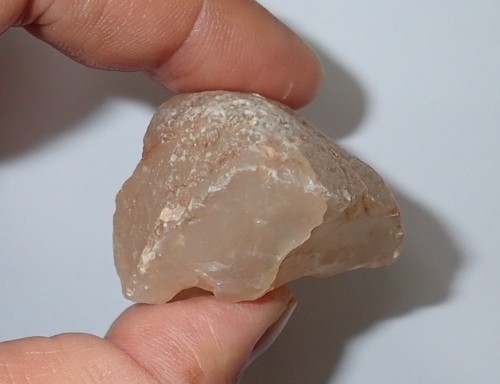 Gobi Desert Agate Translucent Freeform Raw Stone 64.1 gram 52x32x28 mm - Picture 9 of 9
