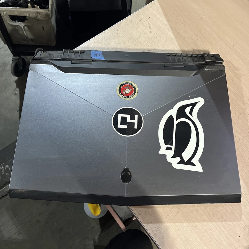 ALIENWARE 17 R4 I7 7TH 8GB RAM SIN HD Foto 2 de 4