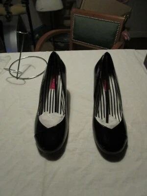 JOLIS PETITS ESCARPINS NOIR - COURT SHOES - US 11 - Photo 1/4