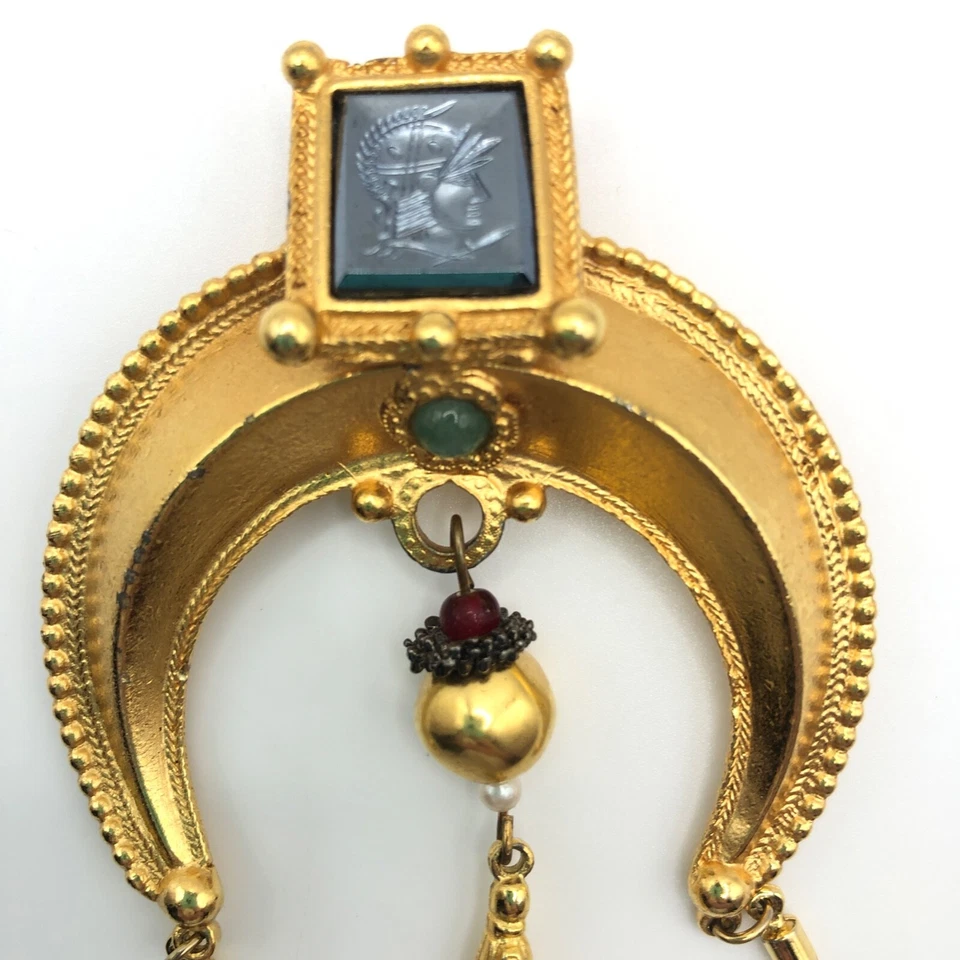 Robert Rose Brooch Pin Gold Tone Crescent Moon Centurian Soldier Dangles Charms - Image 2 of 4