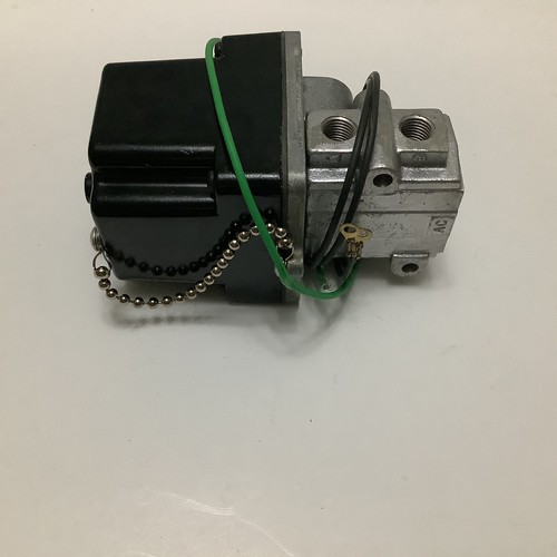 Parker CWJ12501 Solenoid Valve 1/4” Ports 120V NEW!! - Picture 4 of 4