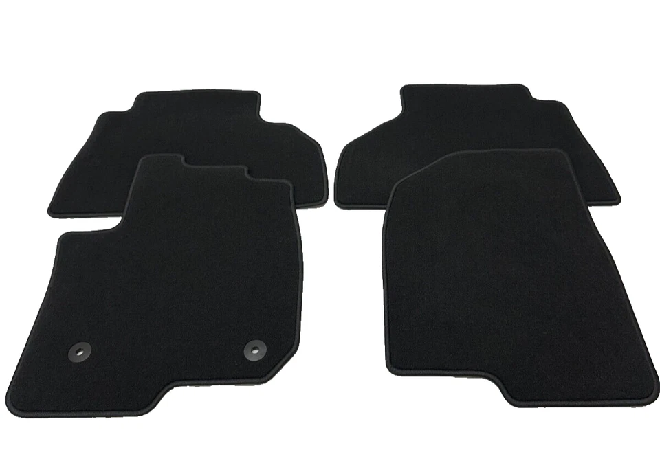 Комплект черных передних и задних ковриков для пола GM 2019-2023 Sierra Silverado 84392962 - Изображение 2 из 4