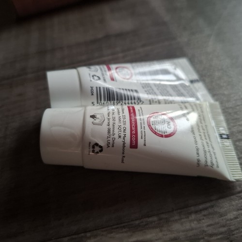 Sealed Ren Glycolactic Radiance Renewal face mask travel size Hand Body 15ml - Picture 5 of 7
