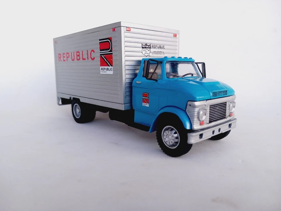 1/50 o scale 3d printed 1963 Ford N600 truck handmade custom kit bash - Image 3 of 4