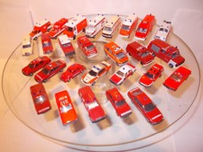 27 x 1/87 Feuerwehr-PKW/Notarztwagen/Kleinbusse versch.Hersteller"...top