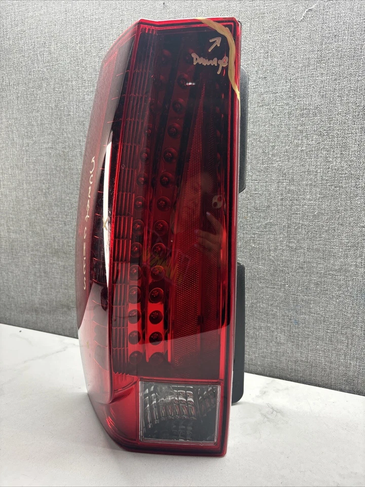Luz trasera LED para conductor izquierdo Cadillac Escalade 2007-2014 OEM Foto 3 de 4