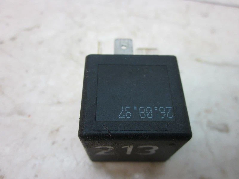 Relé de descongelación limpiaparabrisas Audi A4 1998-2001 P/N 443951253J #213 OEM 8052 Foto 4 de 4